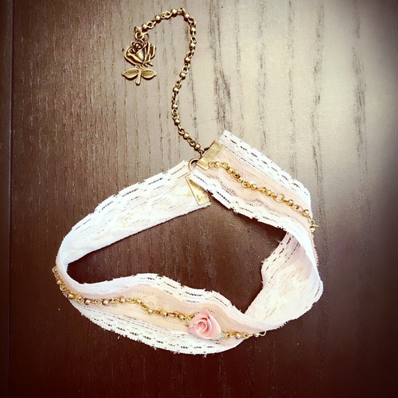 Handmade Lace Choker - Picture 4 of 5